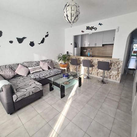 Apartamento Laina Tias Bagian luar foto