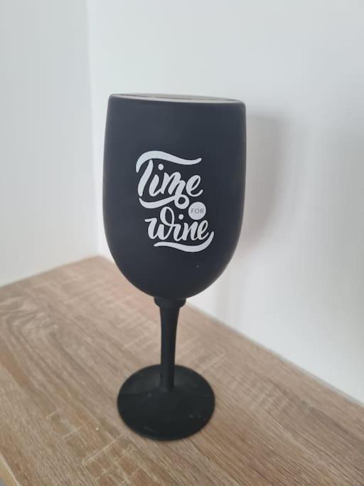 Apartamento Laina Tias Bagian luar foto