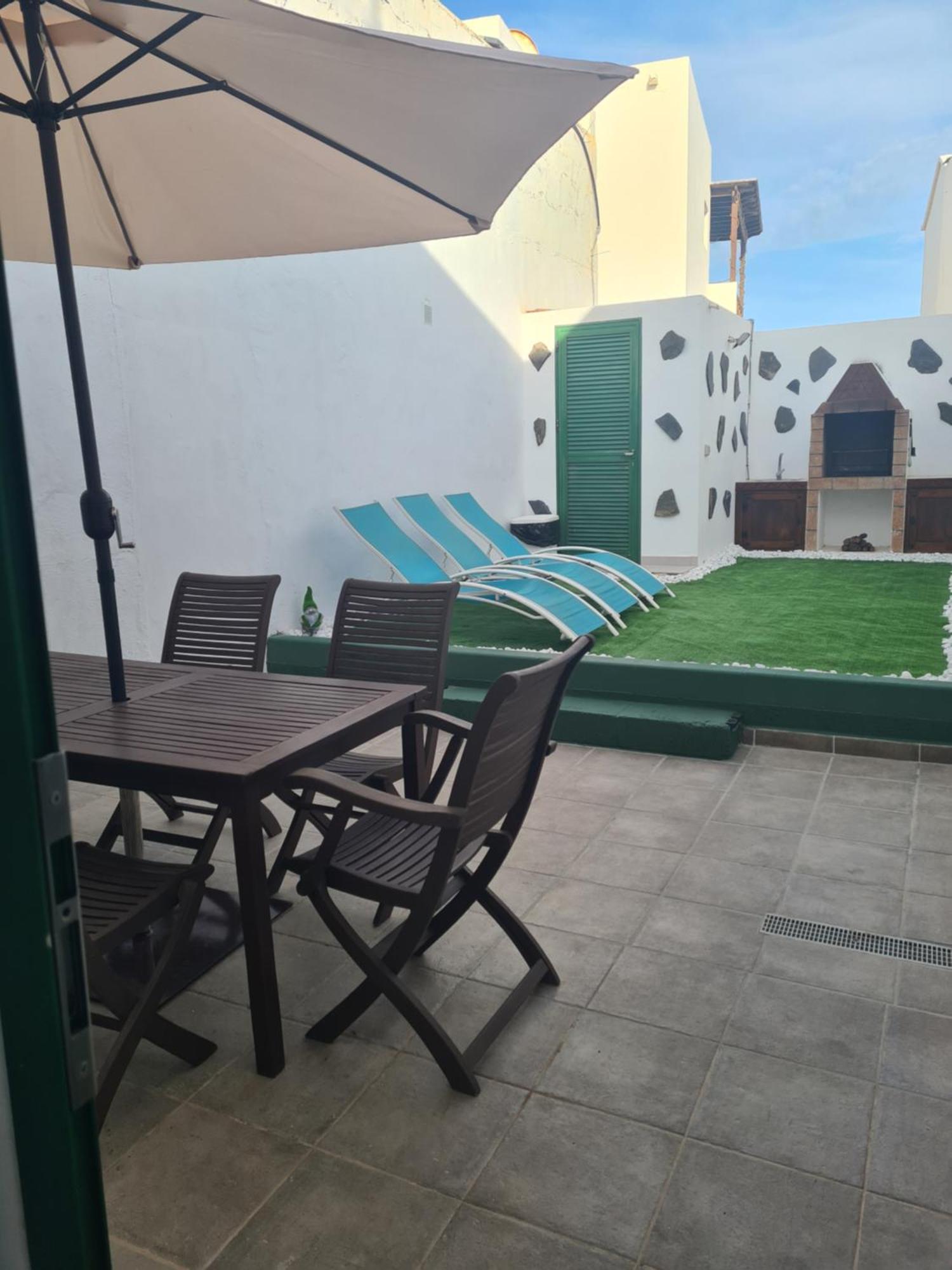 Apartamento Laina Tias Bagian luar foto